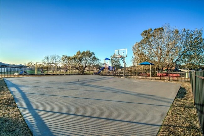 Building Photo - 12716 Heritage Oaks Dr