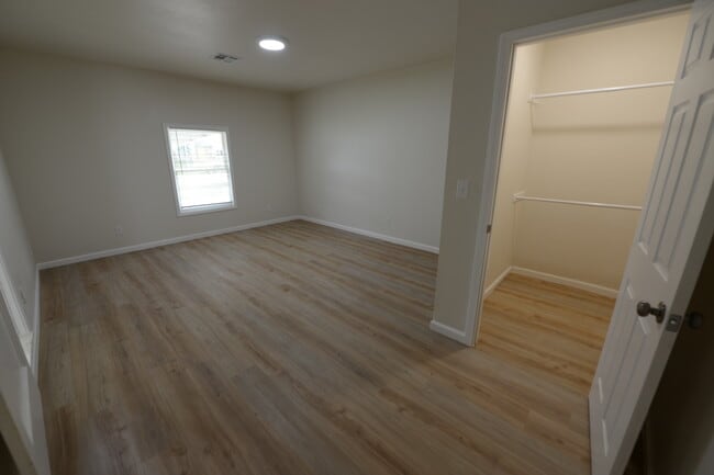 Building Photo - 111 W Haddock St