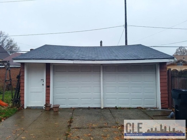 Building Photo - 3853 W 116th St