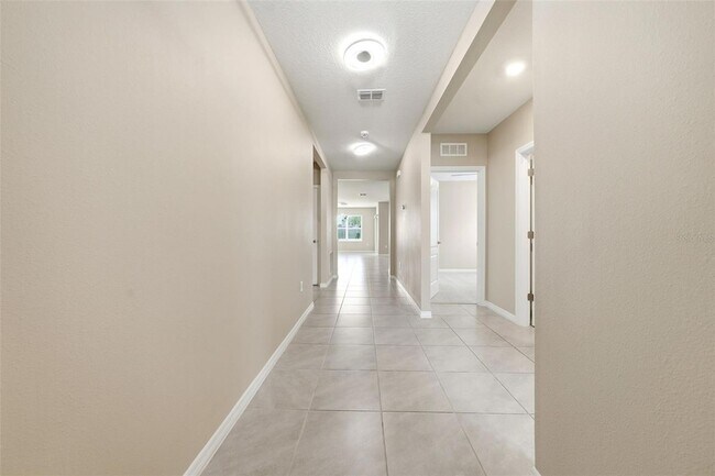 Building Photo - 600 Talisi Lp
