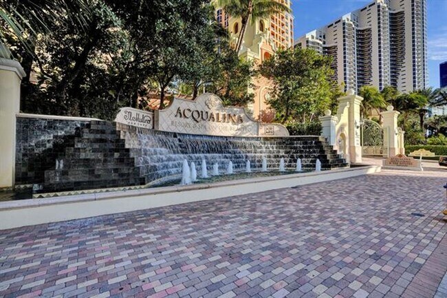 Building Photo - 17875 Collins Ave