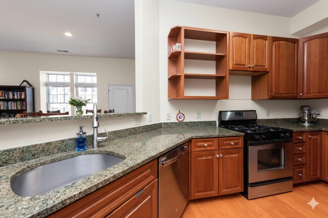 Building Photo - 309 Holland Ln