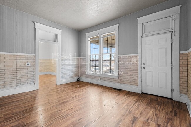 Building Photo - 1502 N 13th St