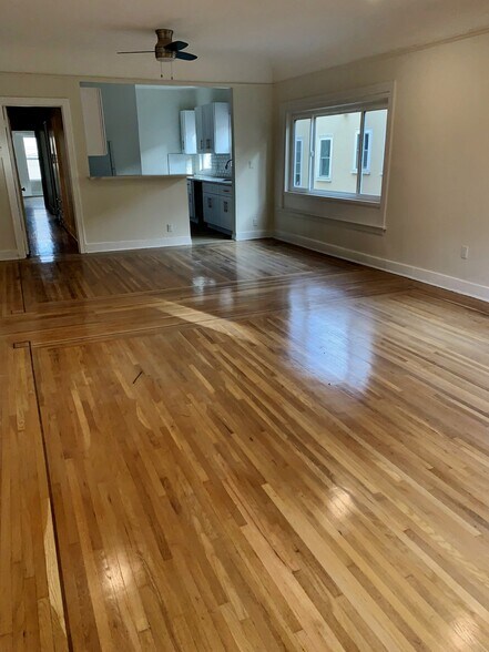 Building Photo - 642 N Genesee Ave