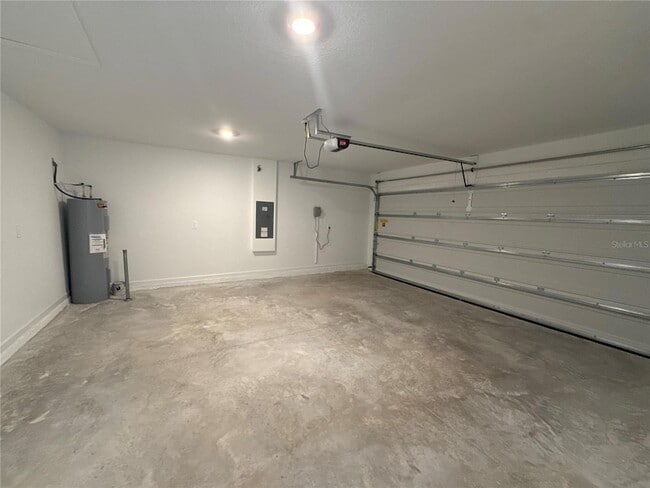 Building Photo - 3081 NE 38th St