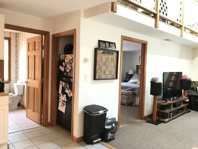 Building Photo - 273 Putnam Ave