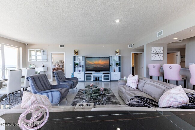 Building Photo - 1025 Jimmy Buffett Mem Hwy