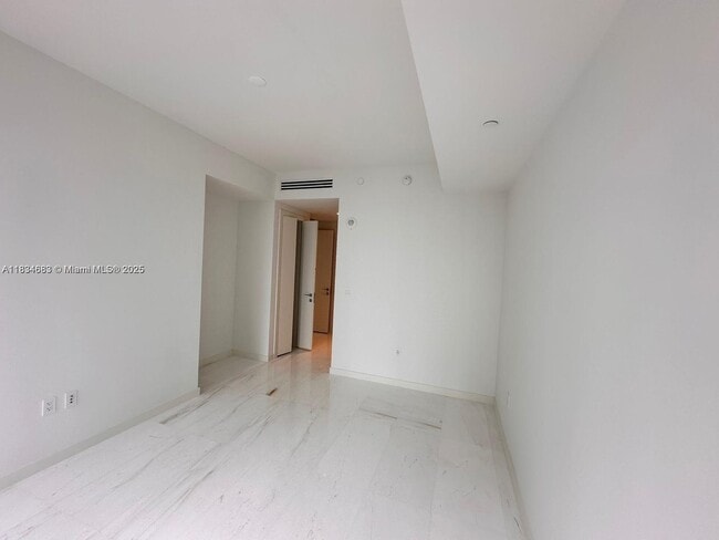 Building Photo - 300 Biscayne Blvd Way