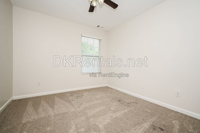Building Photo - 3926 Yosemite Park Ln