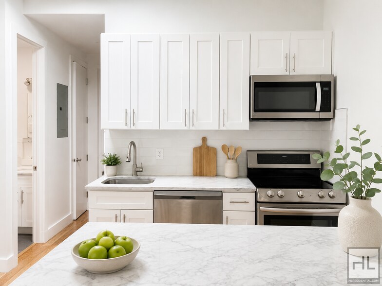Building Photo - CROWN HEIGHTS / Amazing Sunlit 3-Bed 2-Bath