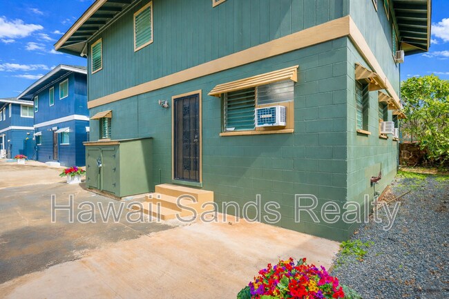 Building Photo - 3331 Hayden St