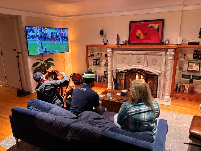 Gathering Time - 642 W Bittersweet Pl