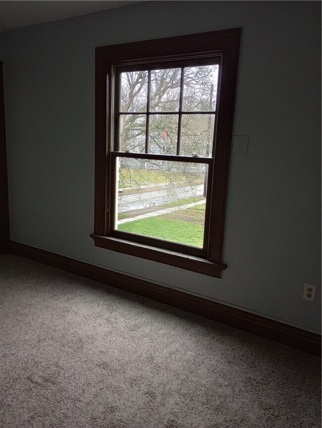 Building Photo - 364 W Gray St