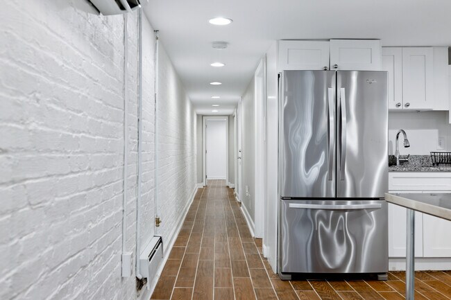 Main hallway - 2604 Mozart Pl NW