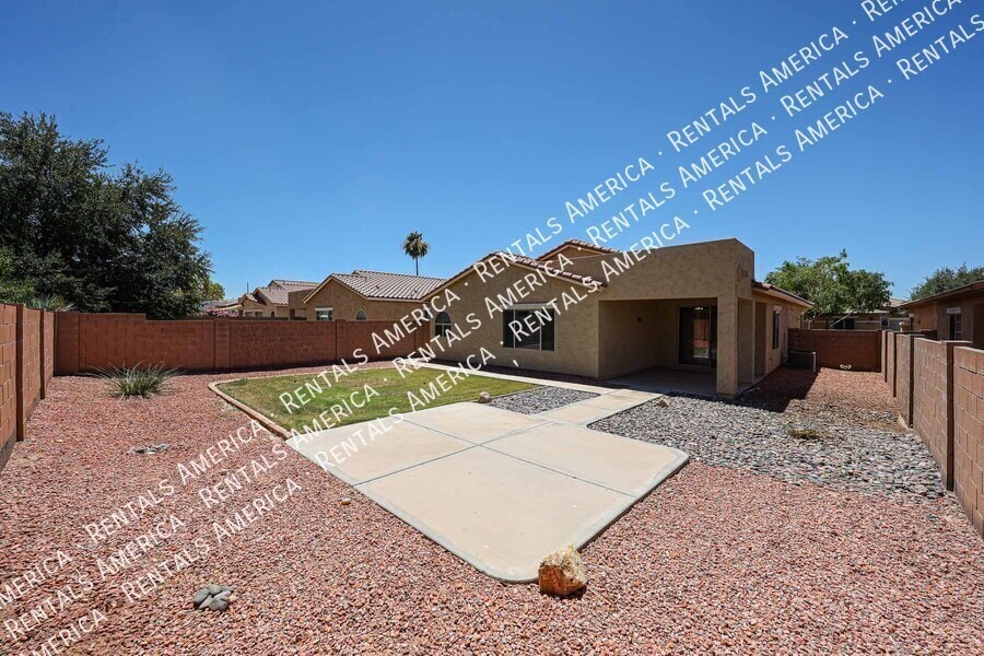 Building Photo - 876 E Riviera Pl