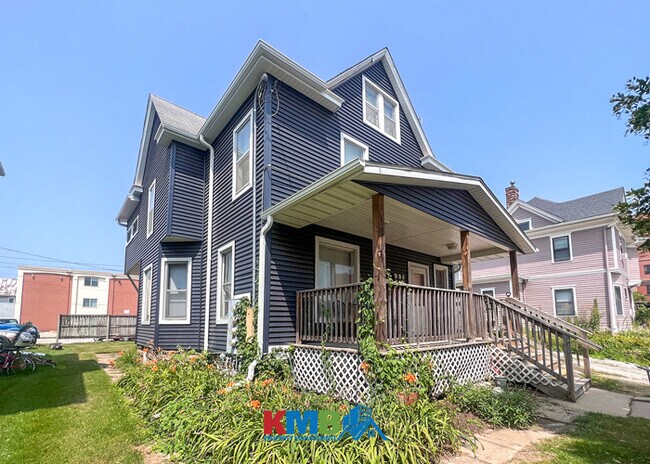 Primary Photo - 125 N Van Buren St