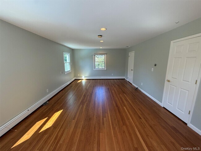 Building Photo - 29 Eastview Dr