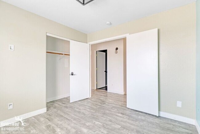 Building Photo - Luxurious 4Bdm 2.5Ba Home with Expansive Backyard in Mesa