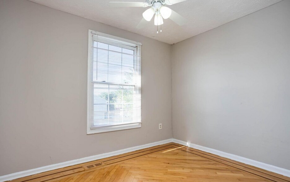 Bedroom 2 - 218 Maple Wreath Ct