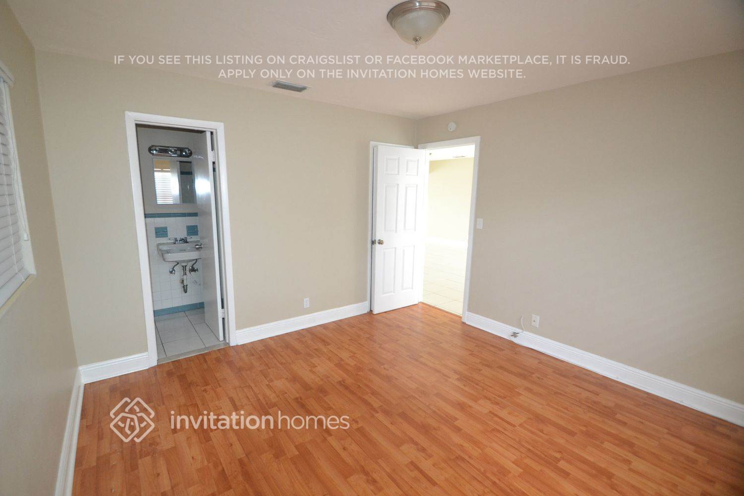 Building Photo - 2038 7th Ct S