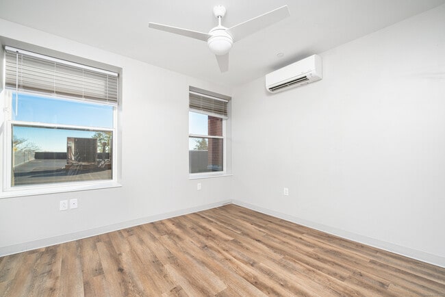 Building Photo - 170 Ridge Rd