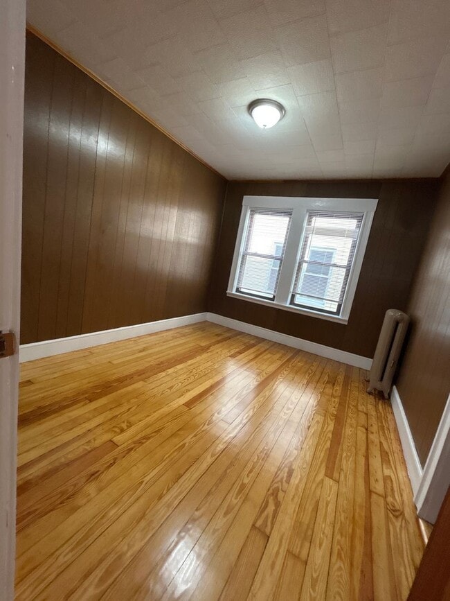 Building Photo - 72-74 Maple St