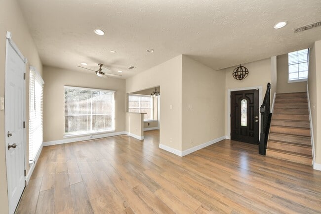 Building Photo - 20303 White Poplar Dr