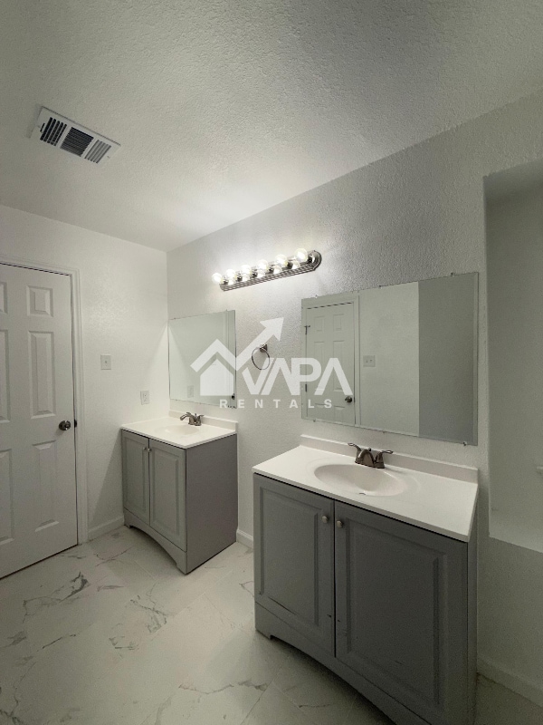 Building Photo - 7102 Grassy Trail