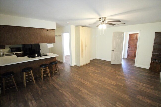 Building Photo - 4628 NW 40th Terrace