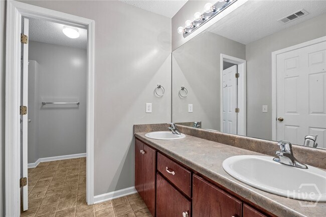 Building Photo - 115 Nandina Wy