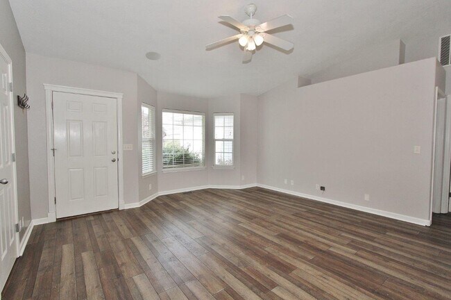 Building Photo - Lovely Single-Level Home