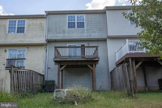 Building Photo - 128 Pony Cir