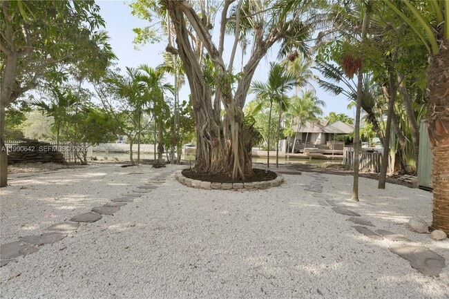 Building Photo - 1845 Daytonia Rd