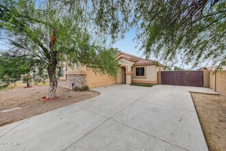 Building Photo - 3015 N 84th Dr