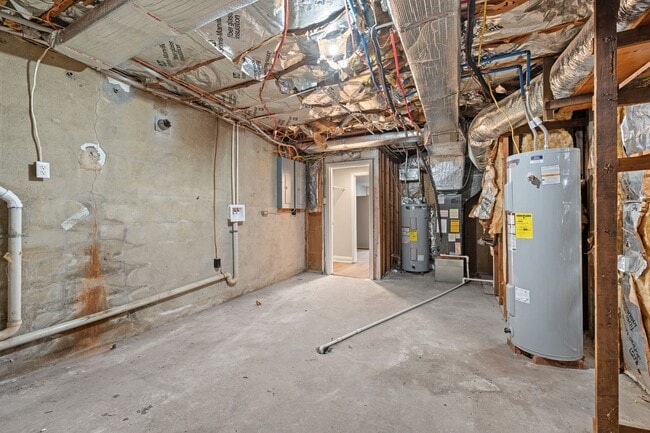 Building Photo - 805 McCausland St