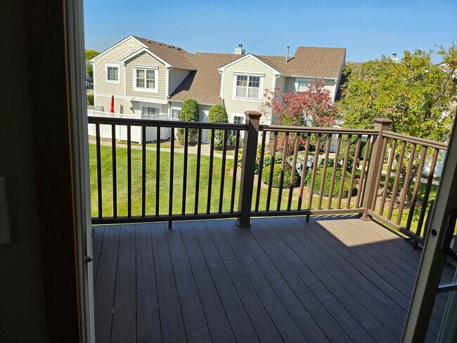Building Photo - 640 Le Parc Cir
