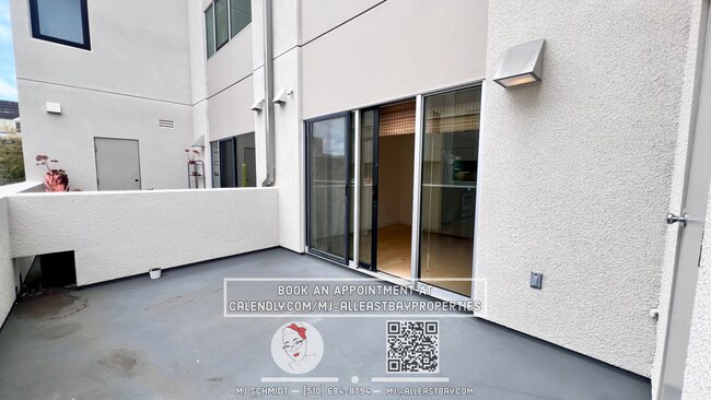 Building Photo - Contemporary three-story Live/Work Townhou...
