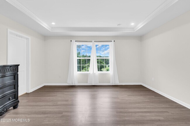 Building Photo - 317 Tulip Ct