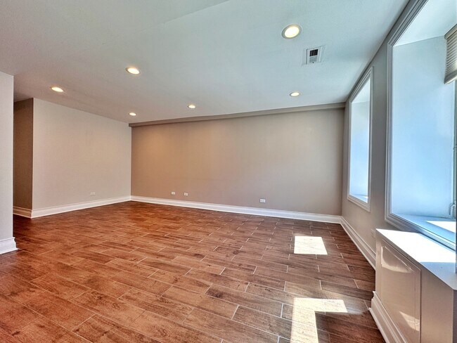 Building Photo - 517 S Campbell Ave