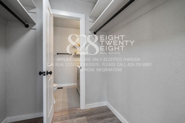 Building Photo - *COMING 7/9/2026!*  Beautiful 3 Bed/2 Bath Duplex Less Than 1 Mile from Campus!