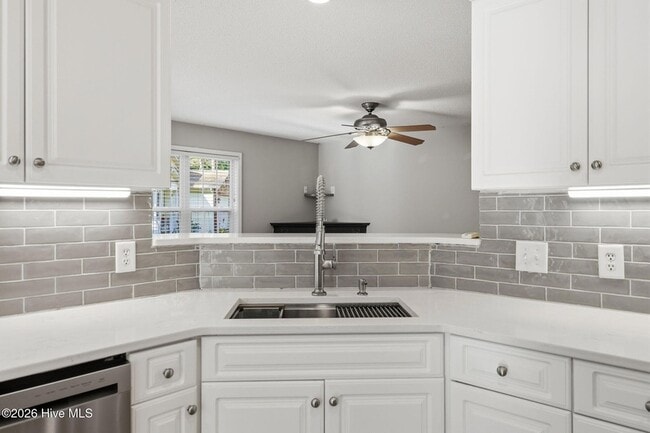 Building Photo - 14 Juniper Ln