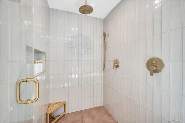 Building Photo - 9 Pine Tree Rd