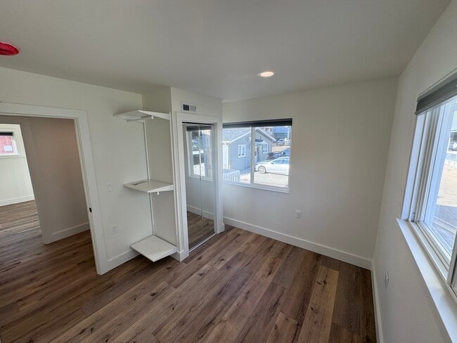 Building Photo - 114 E Prentiss St