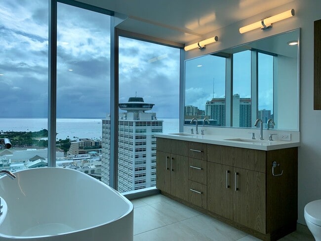 Building Photo - 629 Ke’eaumoku St