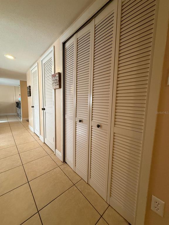 Building Photo - 821 Pinewood Ct