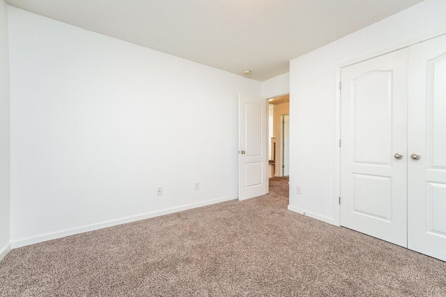 Building Photo - 3102 Delaware Loop