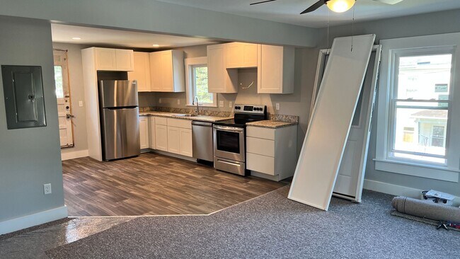 Building Photo - 24-28 Hill St