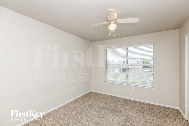 Building Photo - 10840 Devontree Dr