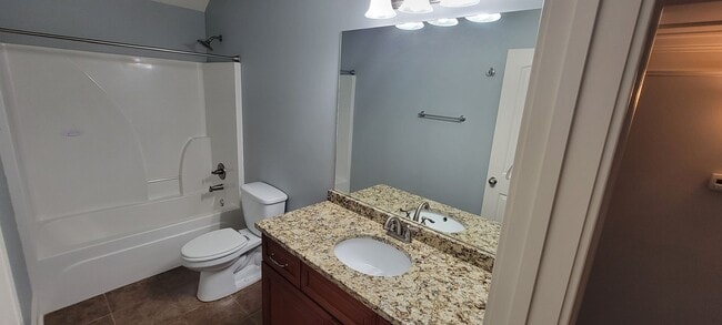 Building Photo - Stunning 4-Bedroom, 3.5-bath Home in the P...
