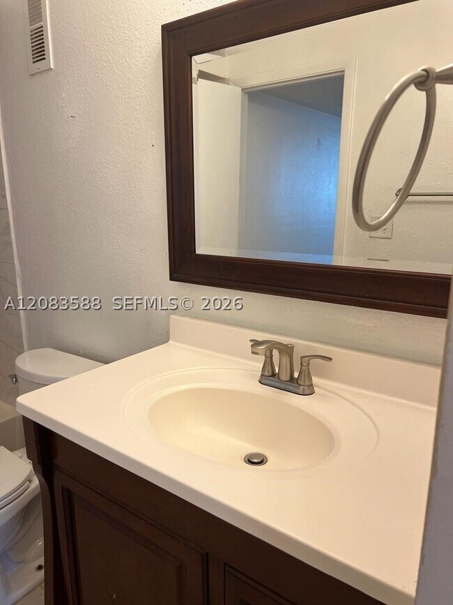 Building Photo - 10581 SW 155th Ct